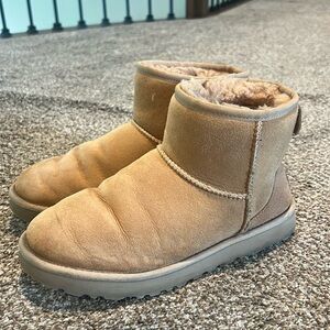 Size 8 short Uggs
